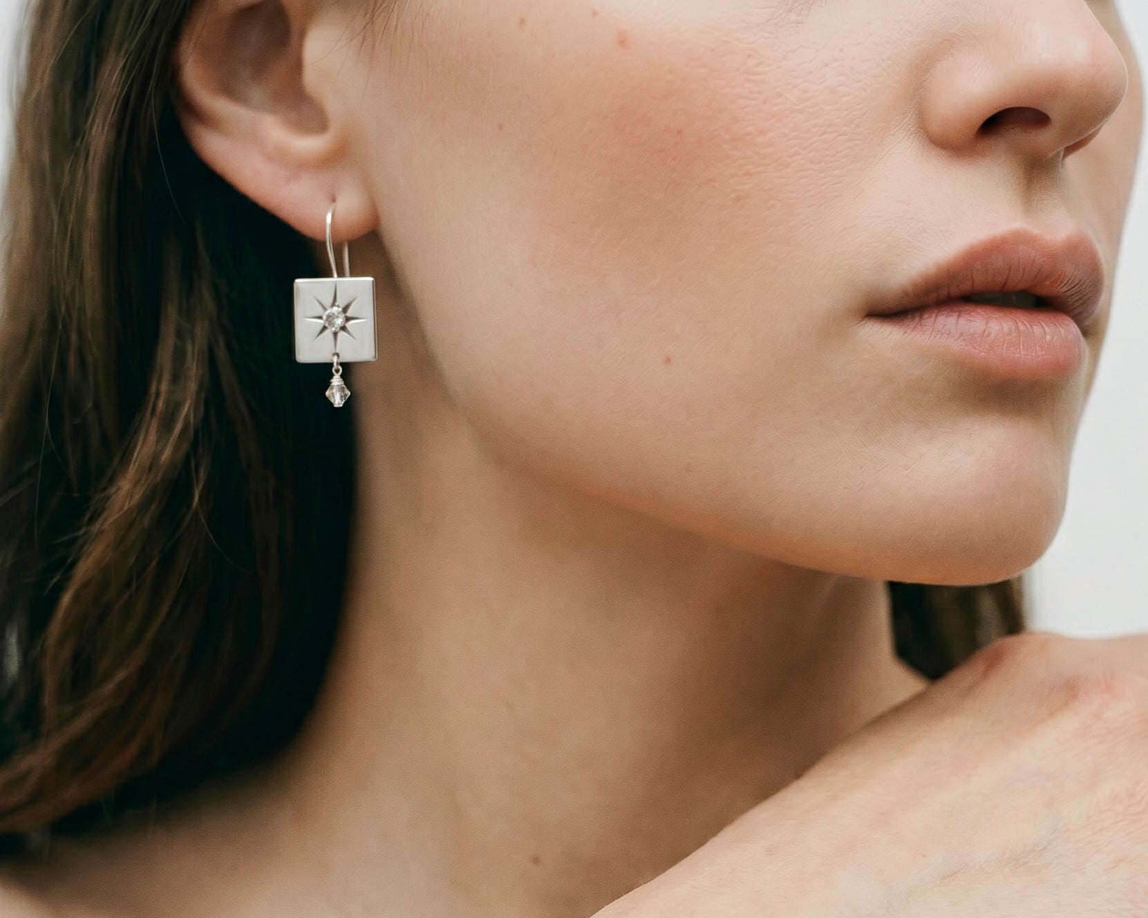 Joyería artesanal pendientes Iskia elegantes y minimalistas