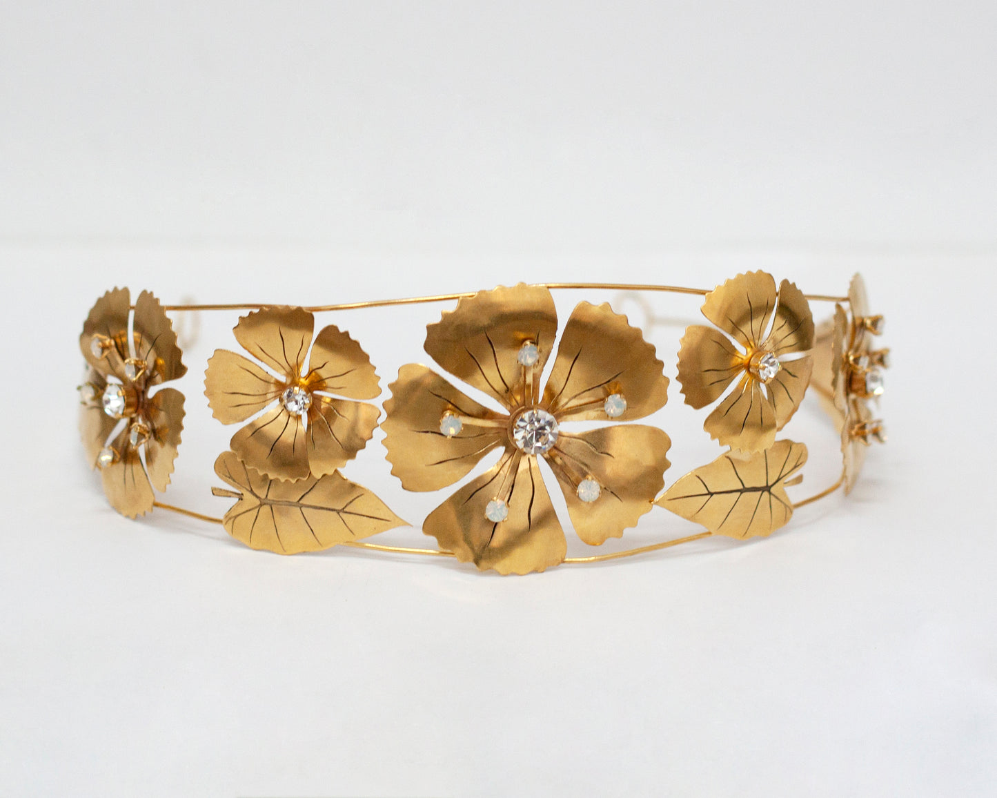 Corona Anastasia artesanal para novia, elegante accesorio para bodas hecho a mano en España